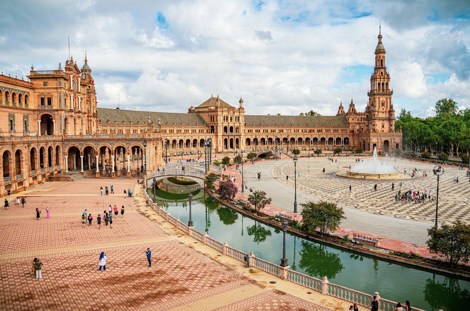Plaza de España de Sevilla y su fuente